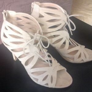 WOMEN LACE STRAP SANDALS